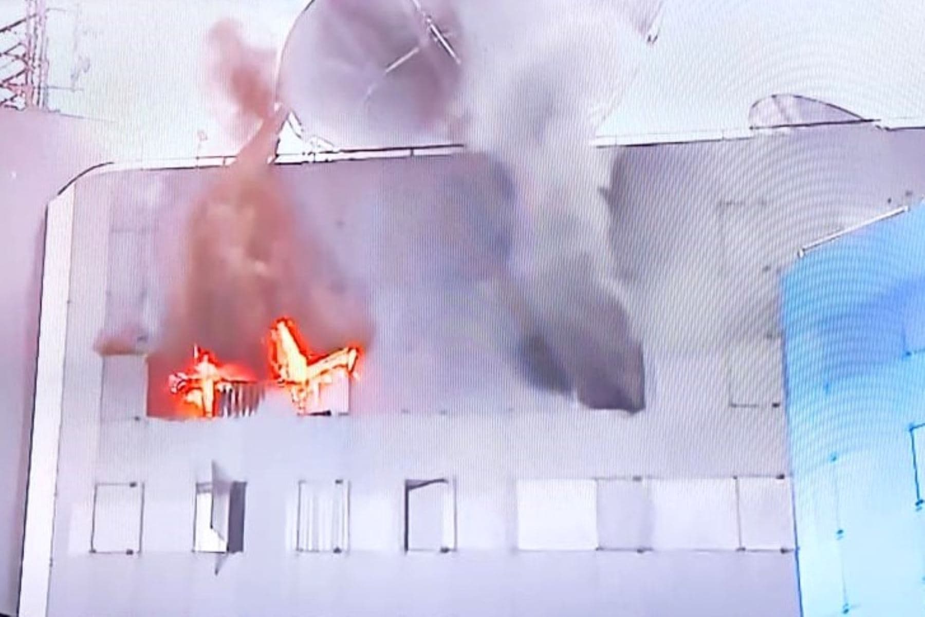 Esta mañana ocurrió un incendio en un edificio en Miraflores