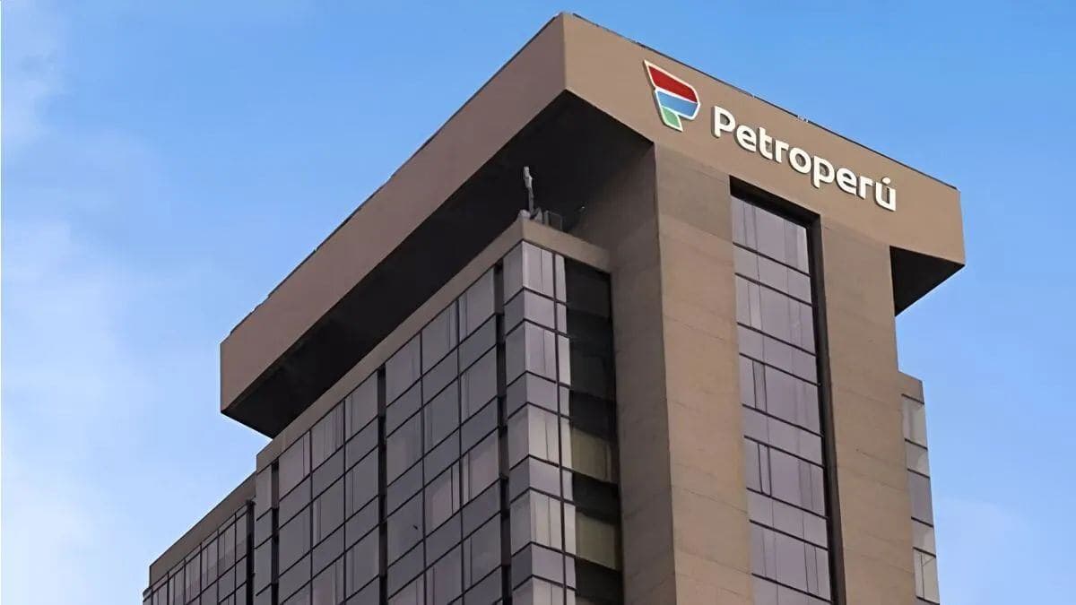 Crisis obliga a Petroperú a reducir personal y reordenar su estructura