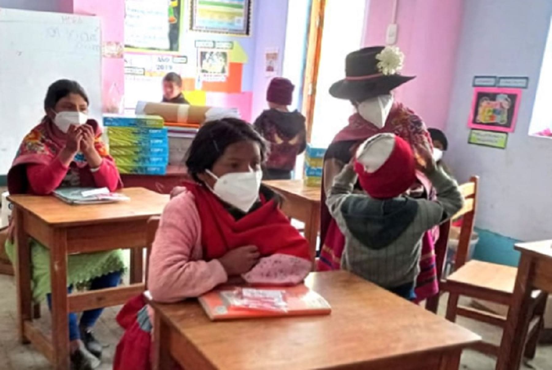 Más de 25,000 colegios se encuentran habilitados para el retorno a clases semipresenciales