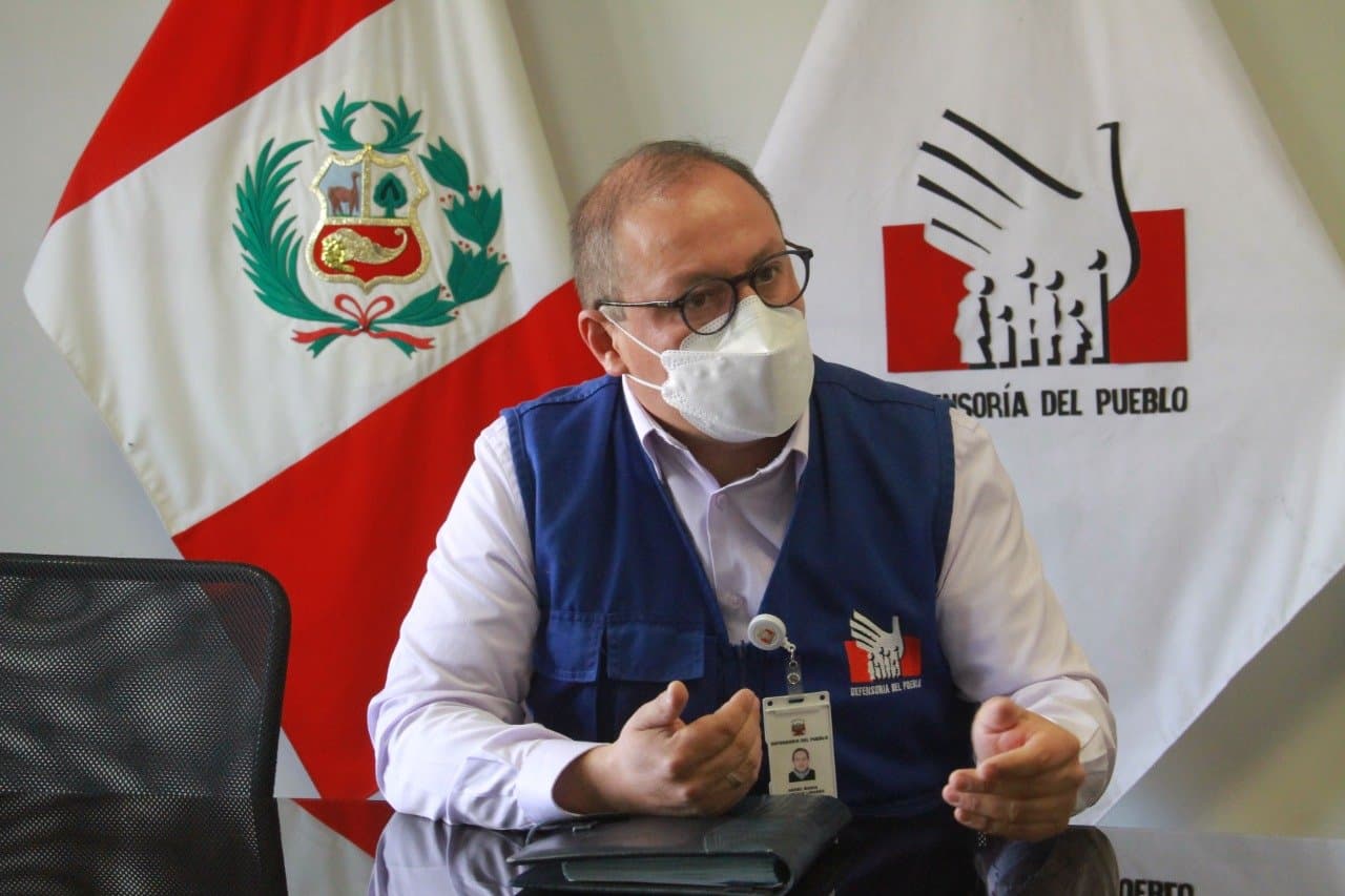 Defensoría invoca no poner en riesgo el servicio de transporte