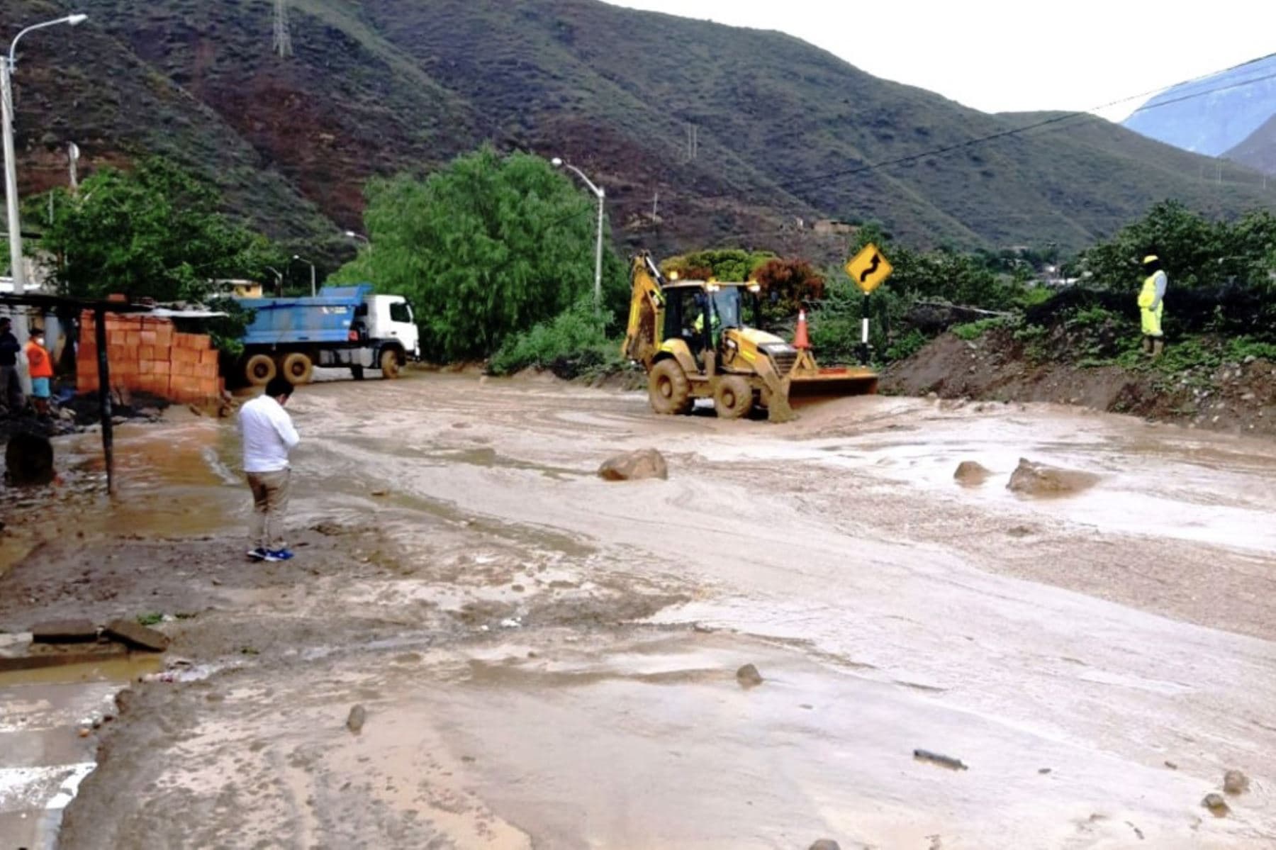 Declaran el estado de emergencia por impacto de lluvias en 63 distritos