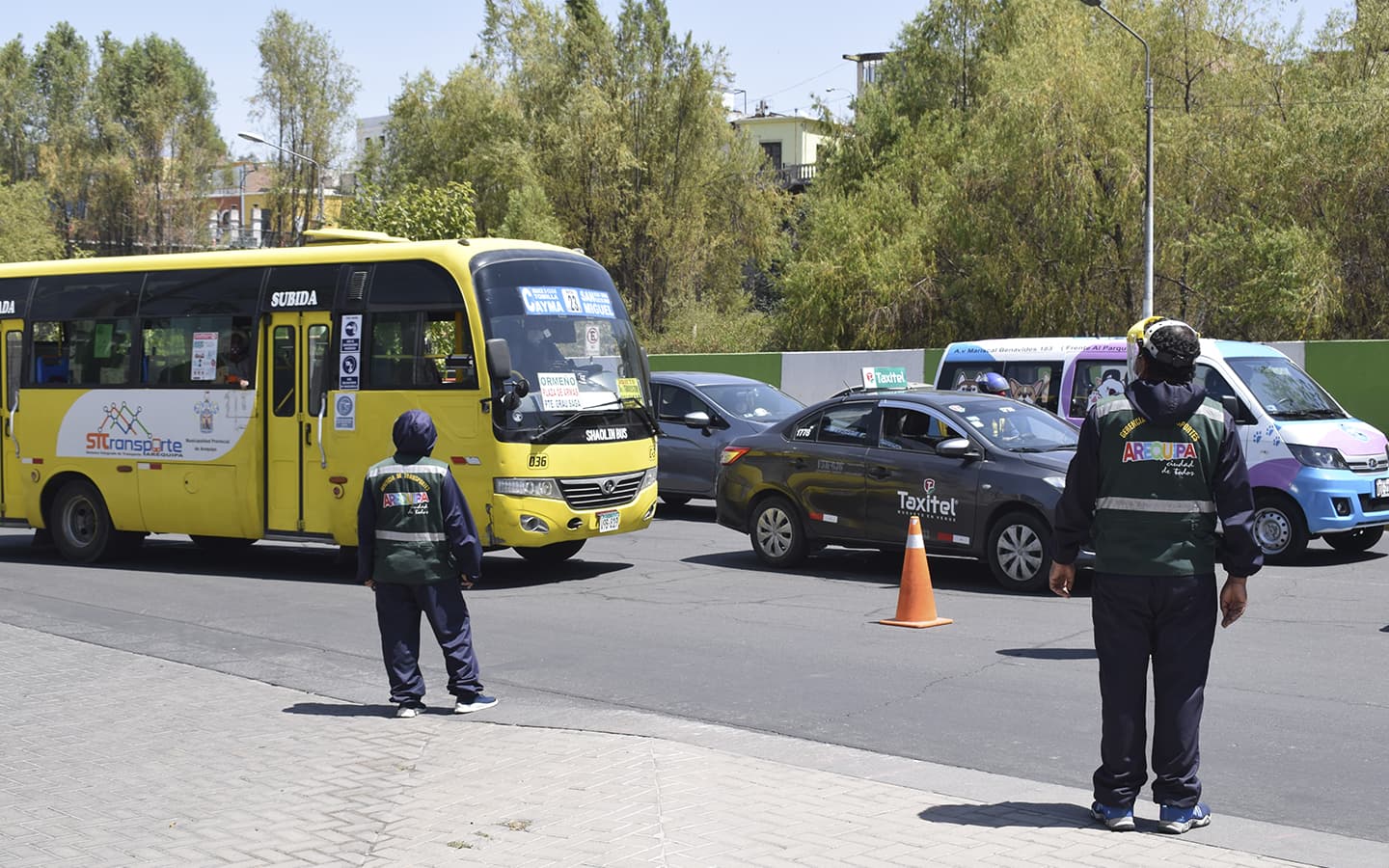 En Arequipa cien inspectores de transporte dejaron de laborar
