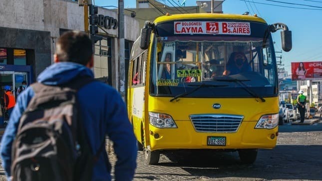 Reincorporarán a cobradores en unidades de transporte público