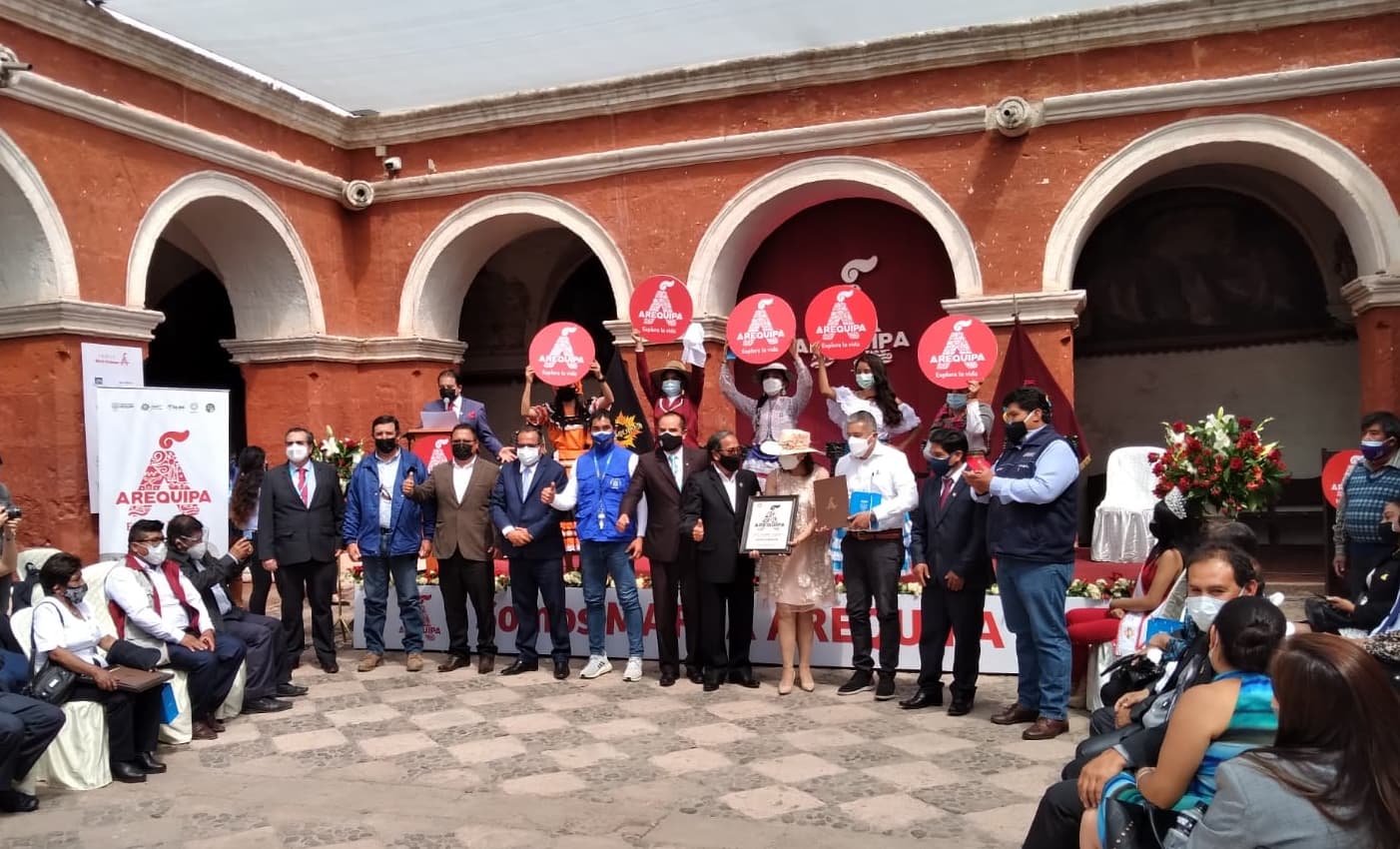 Presentan al embajador de la Marca Arequipa