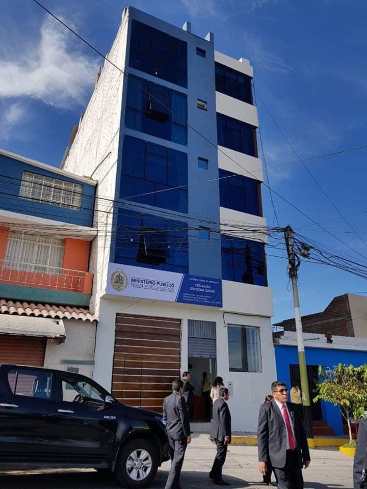 Dos policías son investigados por solicitar coima de mil soles
