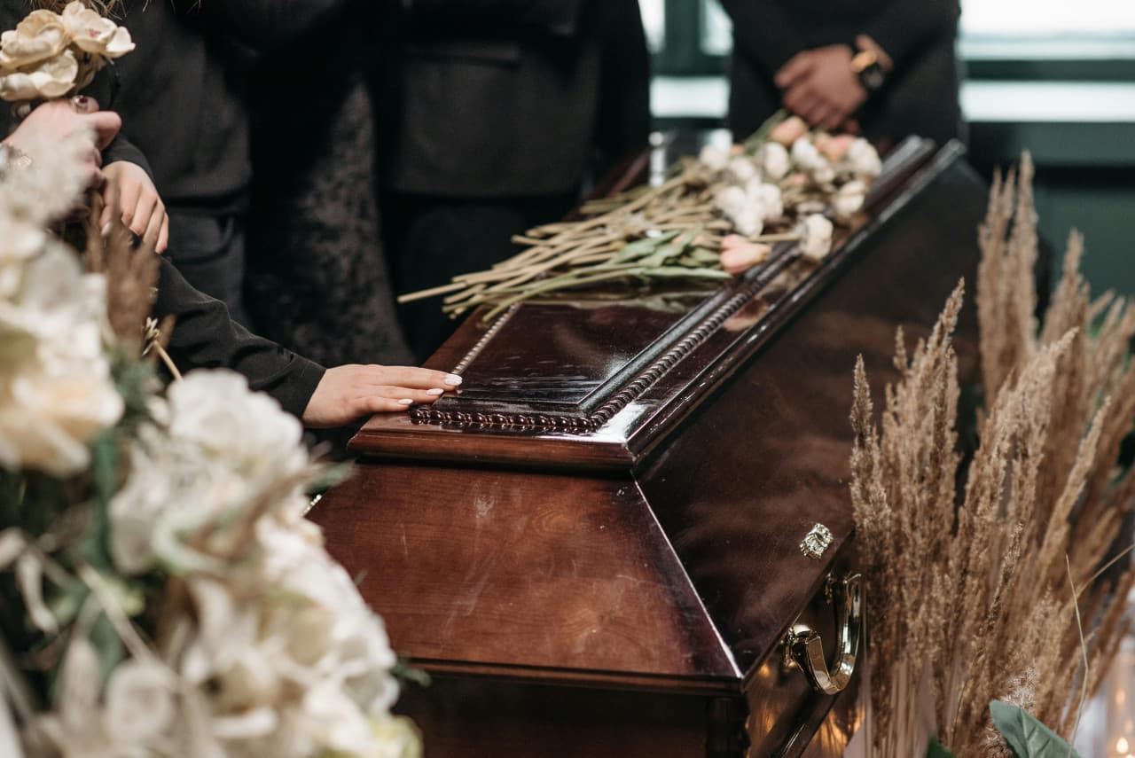 China crea primera carrera universitaria en gestión funeraria