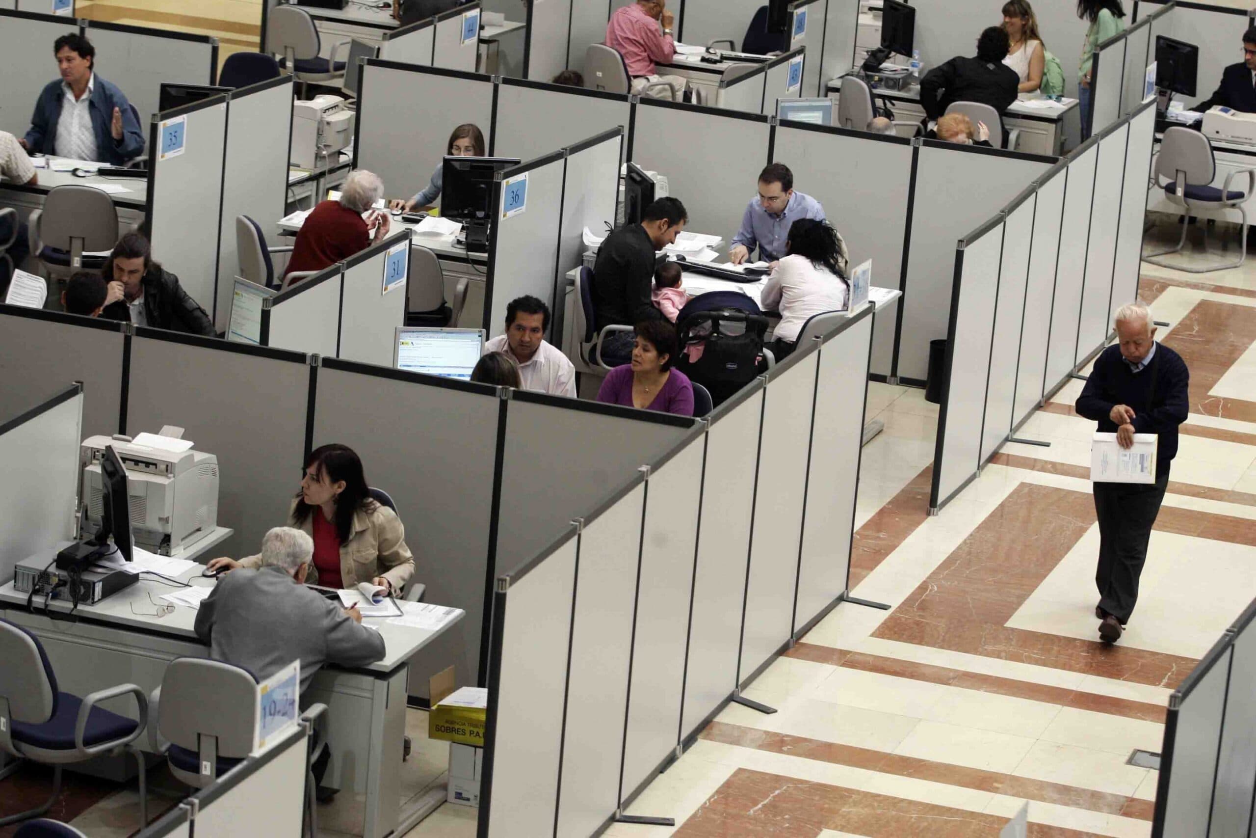 Gobierno promulga ley que otorga CTS y gratificaciones para CAS