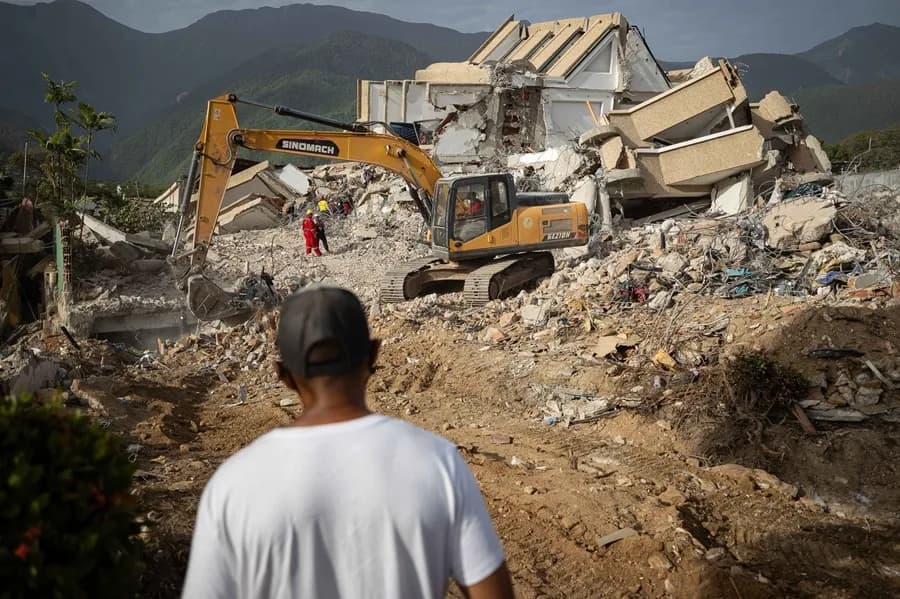 Venezuela intenta retomar labores tras los devastadores terremotos