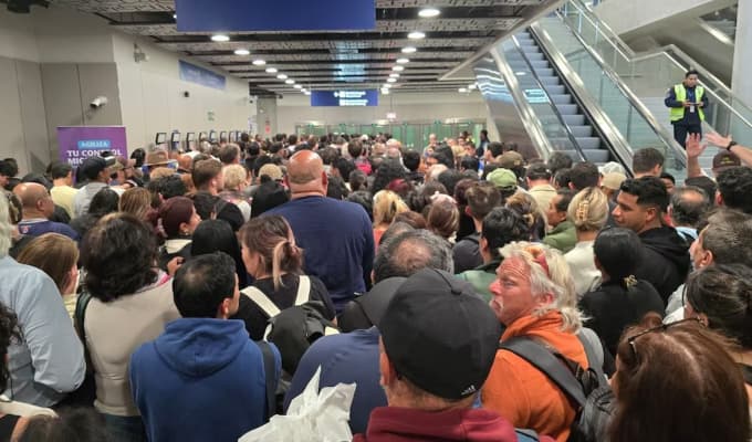 Falla técnica paralizó controles migratorios en el Jorge Chávez