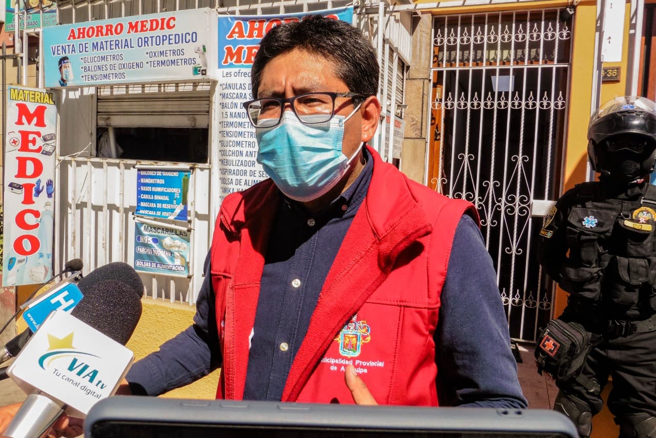 Fiscalización a 30 Centros de Salud en el cercado de la región
