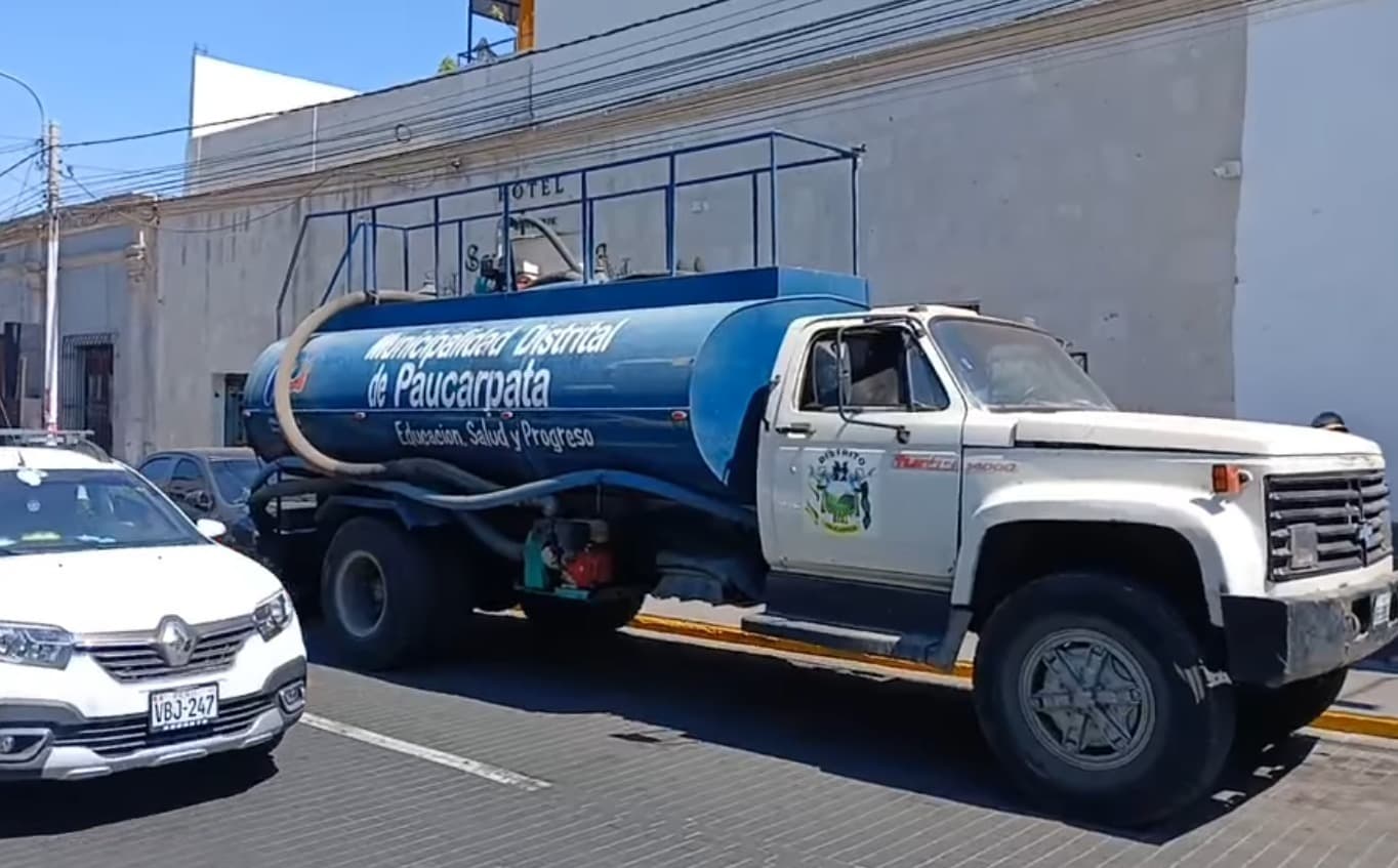 Detienen a obrero por extraer combustible de municipalidad