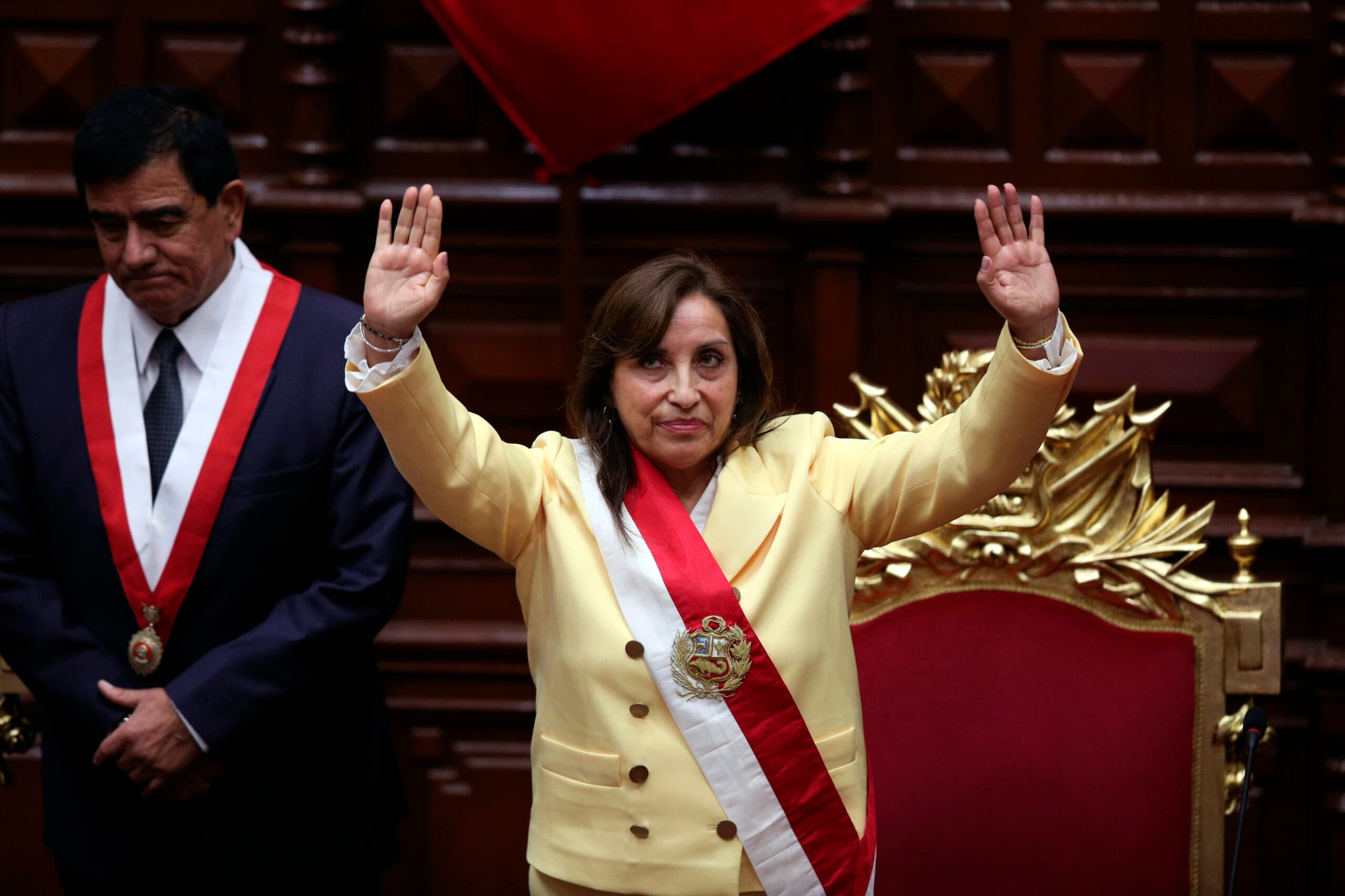 Dina Boluarte traba investigación de la Fiscalía por relojes Rolex