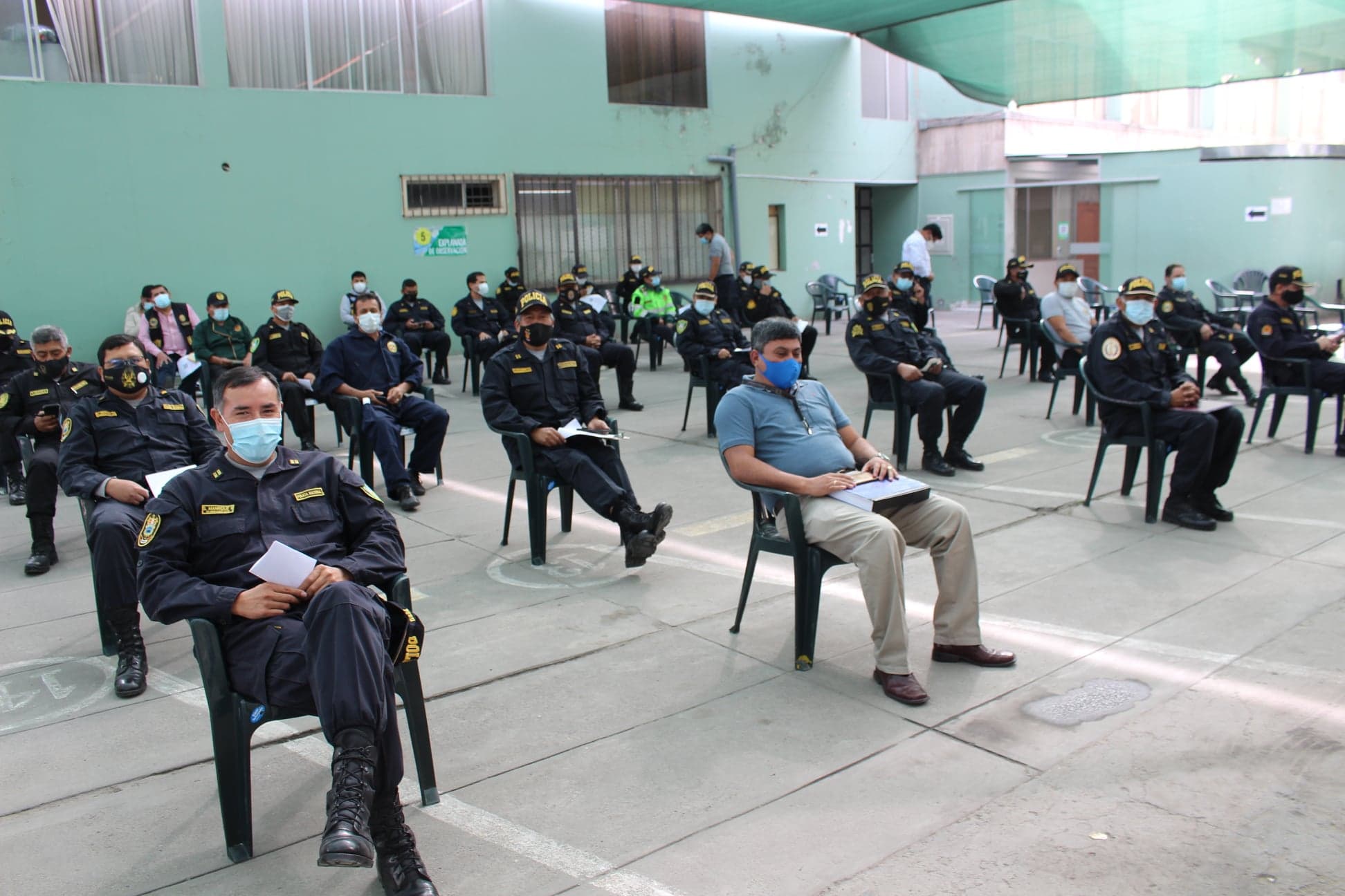 Casi 700 policías no serán vacunados en Arequipa