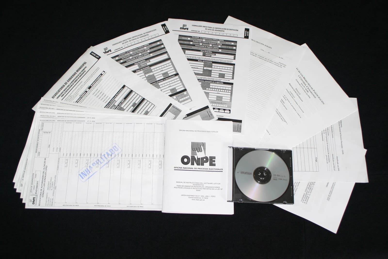 ONPE empezó a expedir kits electorales para revocatoria
