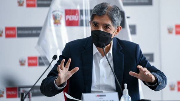 Avelino Guillén defiende designación de profesores como prefectos