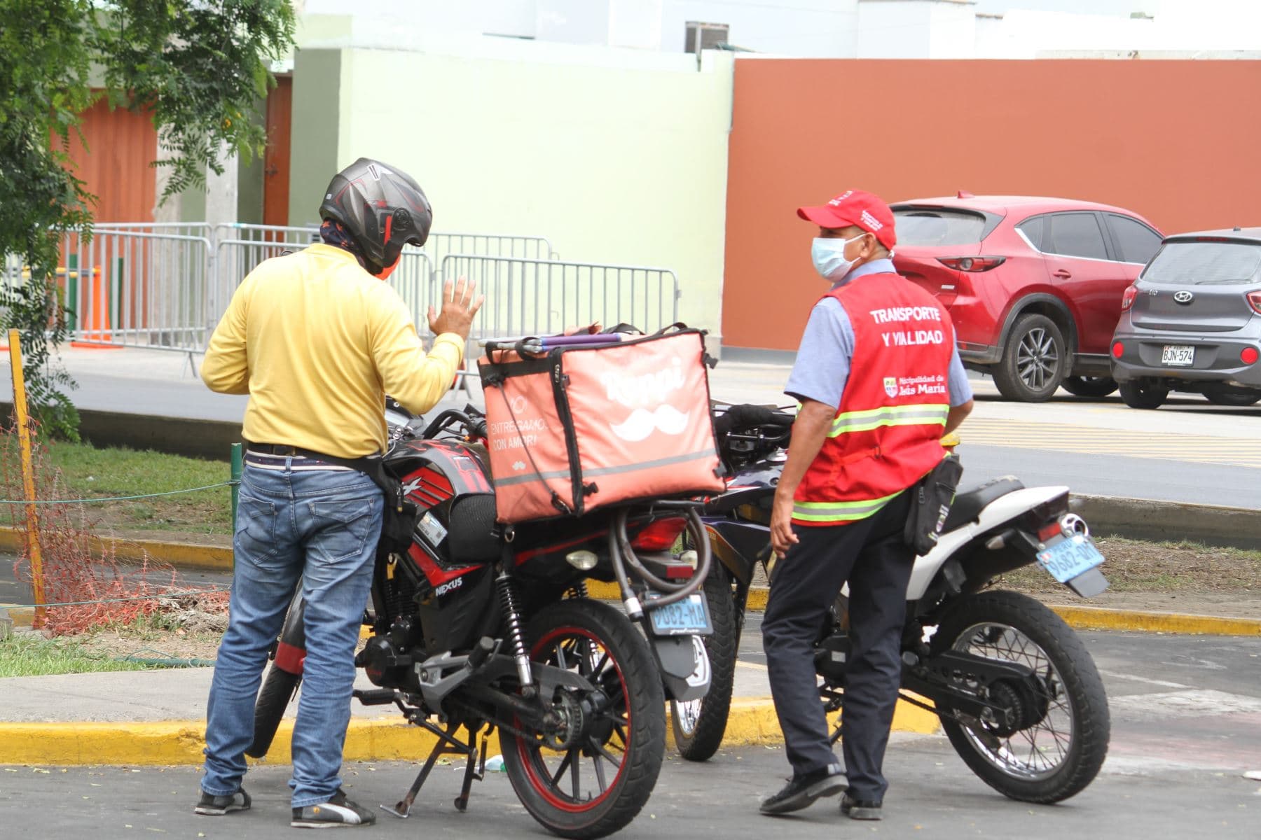 Presentan proyecto que regula el servicio de delivery en motorizados