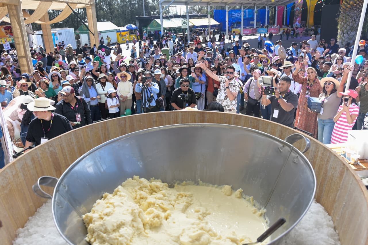 Queso helado gigante en Feria Arequipa 2025 rindió mil porciones