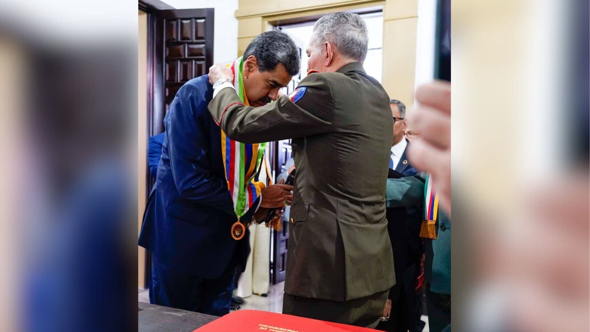 Nicolás Maduro se autoproclama “Arquitecto de la Paz” en acto oficial