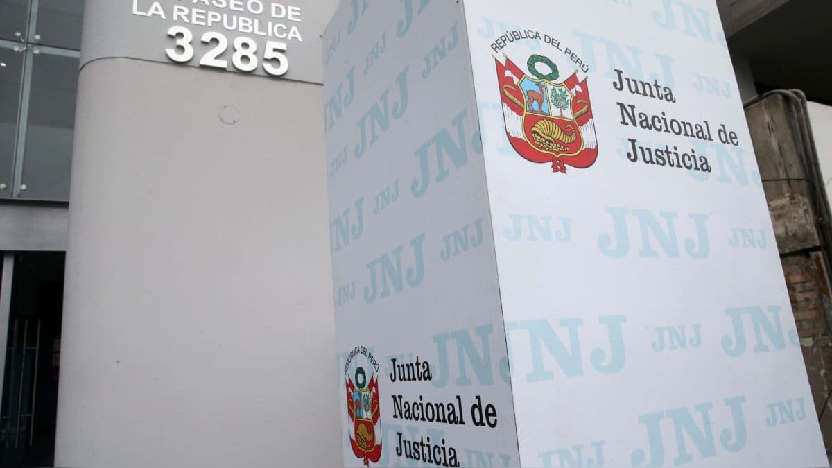 Destituyen a juez superior por pedir dinero y favores sexuales