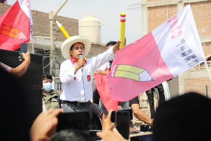 Pedro Castillo: “Vamos a sacar adelante una constitución que tenga color, olor y sabor a pueblo”