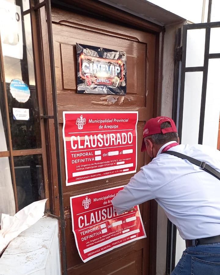 Clausuran prostíbulo con fachada de cine en la Av. Independencia