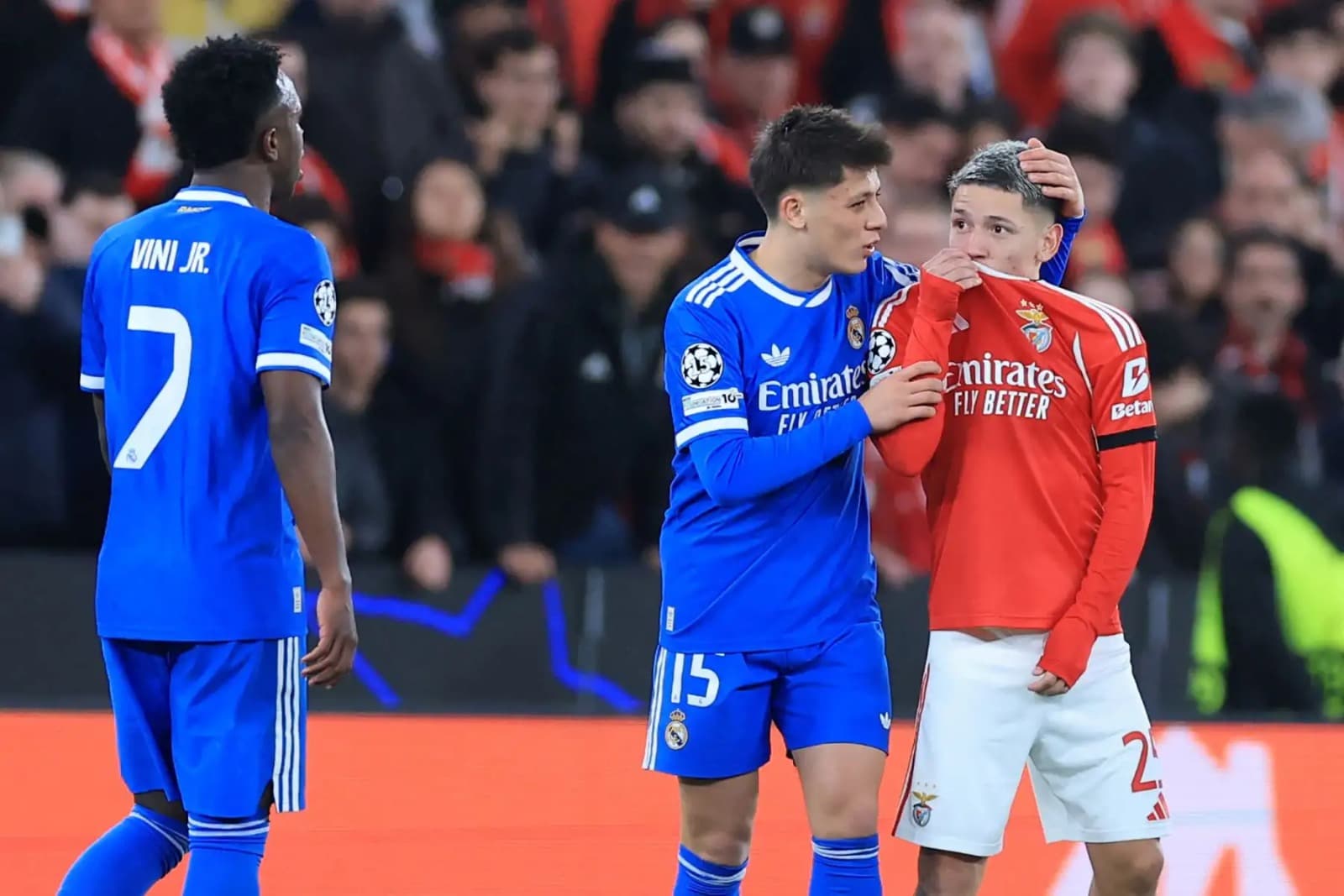 UEFA investiga presunto insulto racista contra Vinícius Júnior