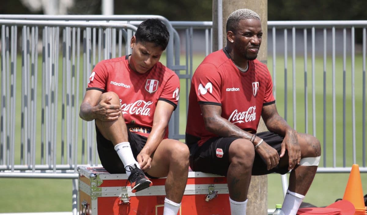 Minsa no autorizará vacunación a la selección peruana ni a miembros de la FPF
