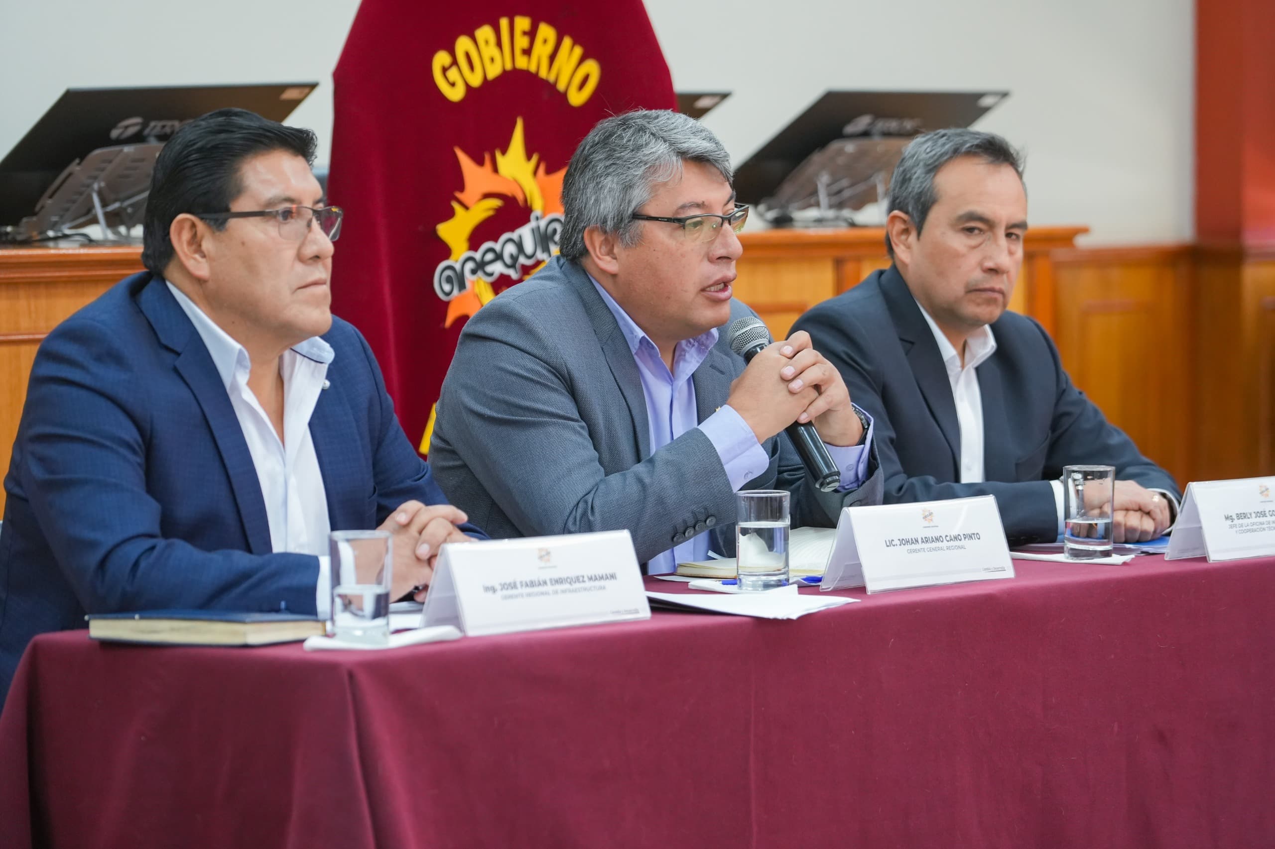 Detectan valorizaciones indebidas en ejecución de dos hospitales
