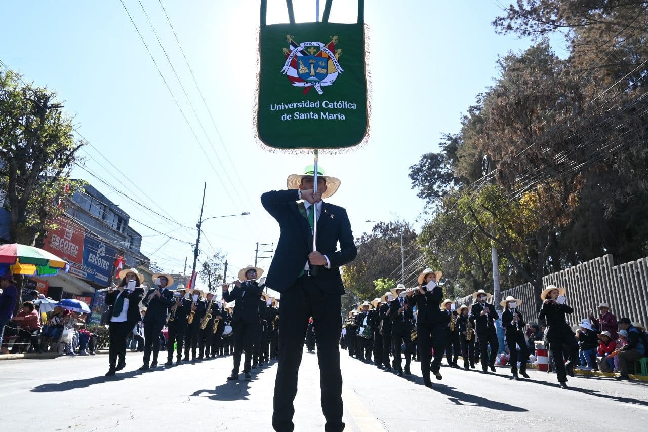 UCSM participó en desfile cívico militar por la Independencia del Perú