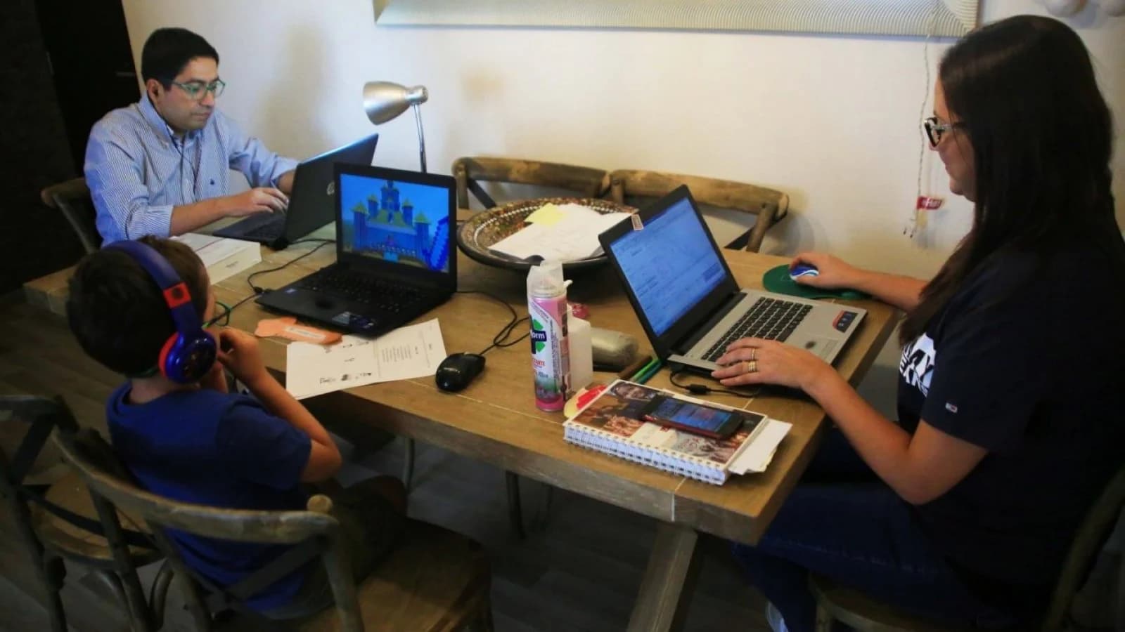 Padres podrán solicitar teletrabajo por cuidado de hijos