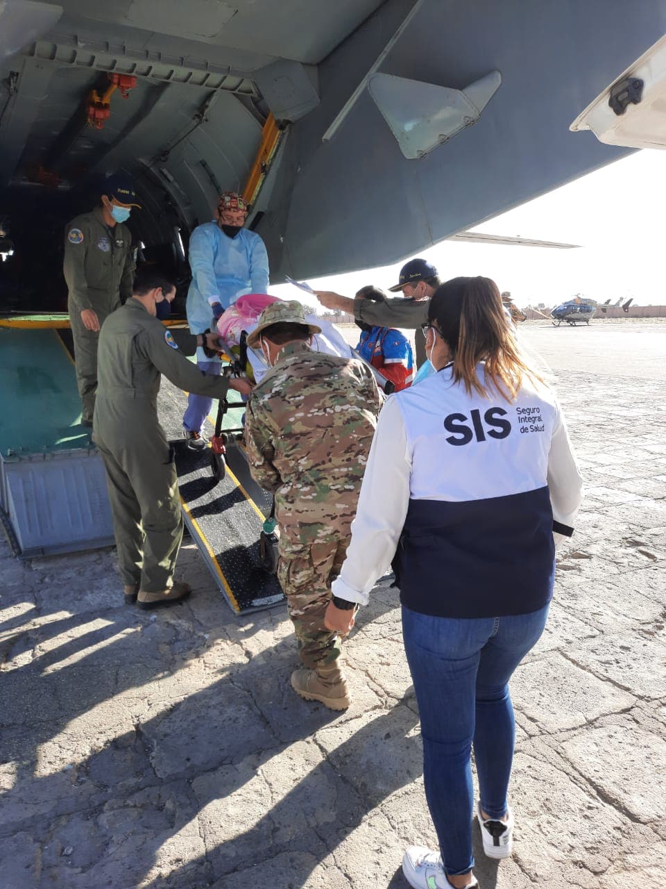 Dos bebés son trasladados de emergencia a Lima vía aérea