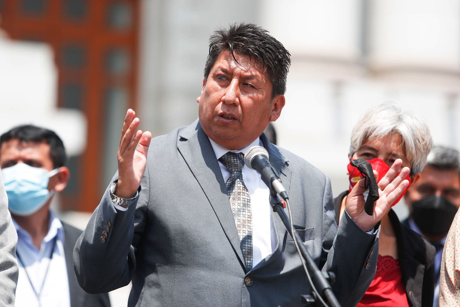 Waldemar Cerrón busca crear comisión para fiscalizar a jueces y fiscales