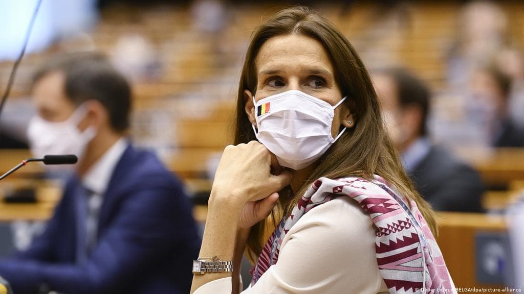 Canciller belga internada en UCI por COVID-19