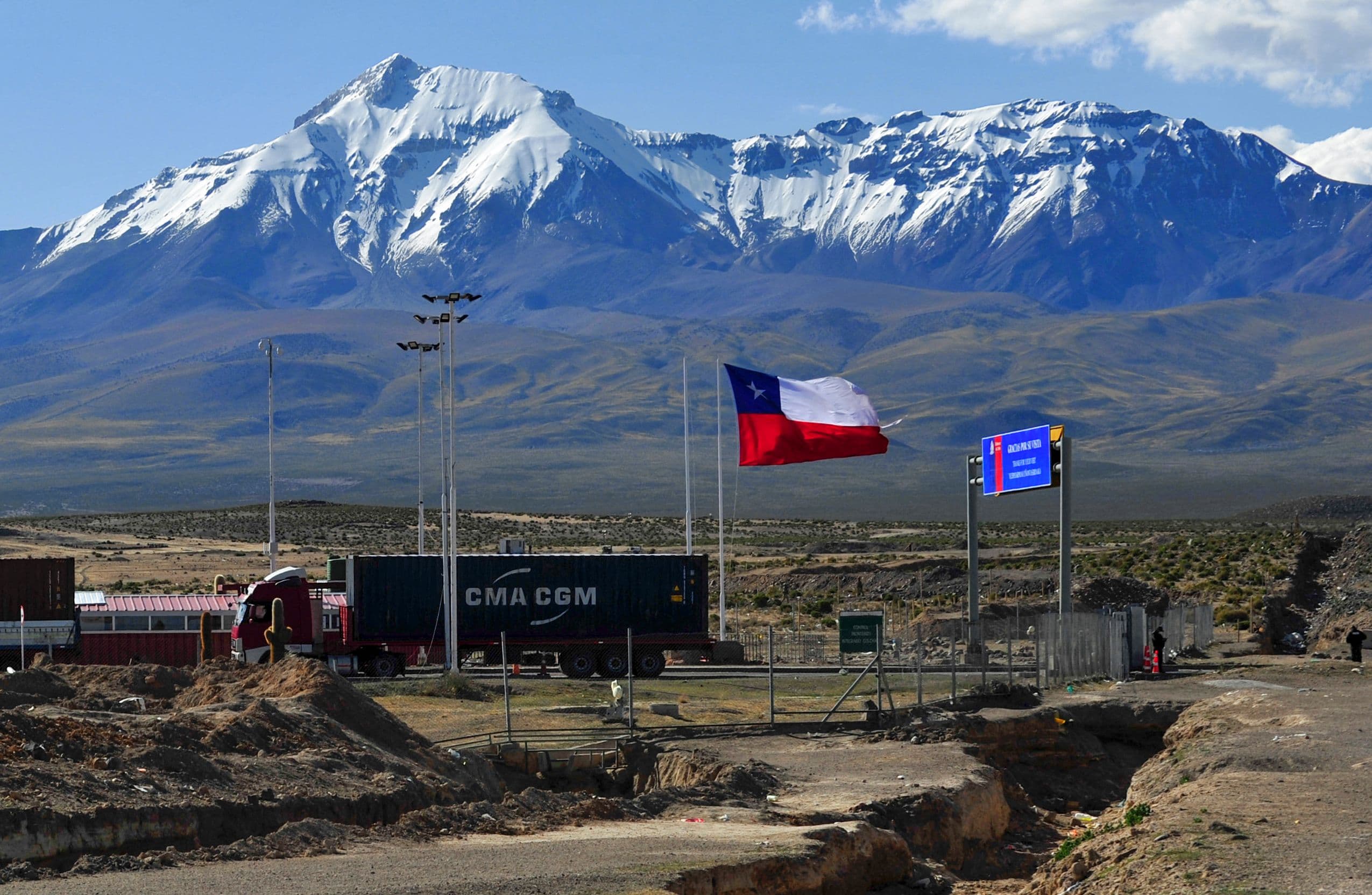 Chile construirá barreras físicas en su frontera con Bolivia