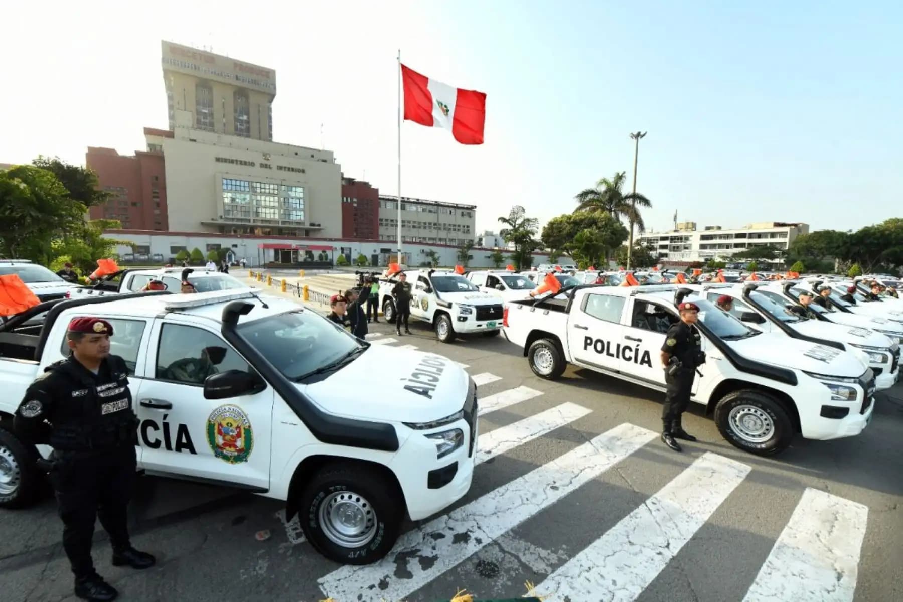 Oficiales PNP en retiro se resisten a devolver vehículos