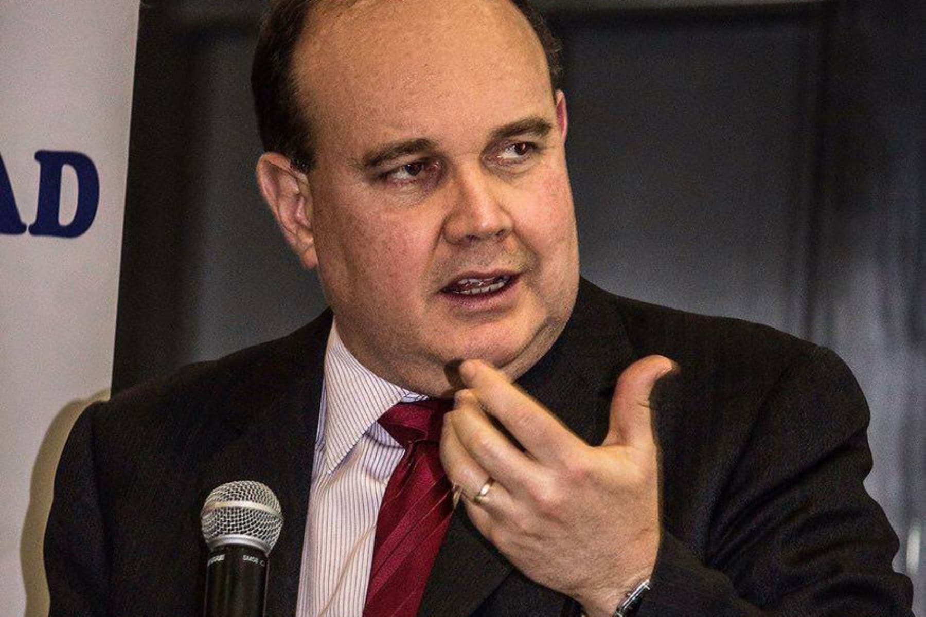 Empresas de López Aliaga con millonarias deudas