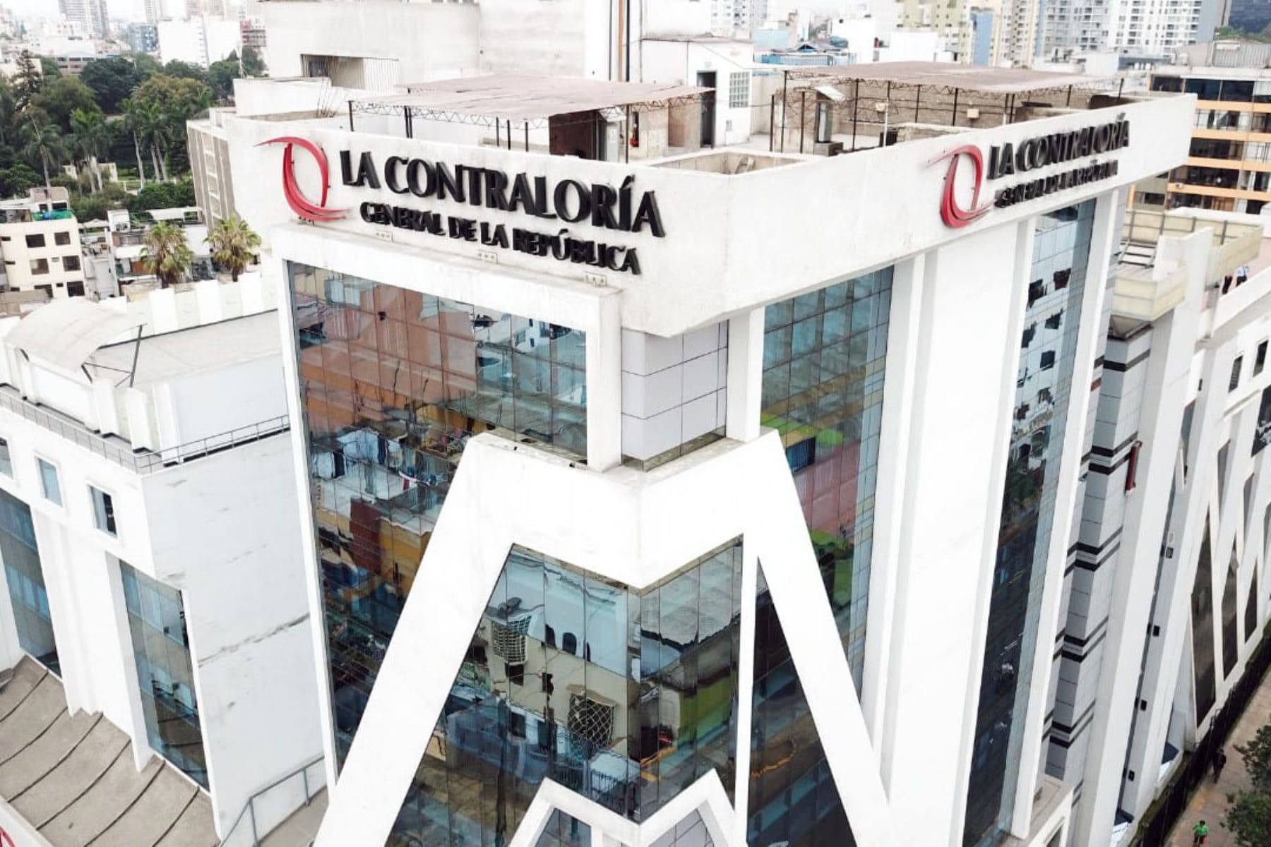 Fallo del TC prohíbe a la Contraloría imponer sanciones