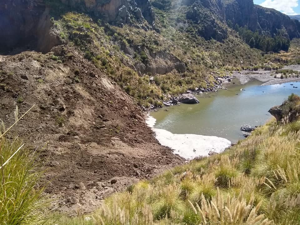Arequipa: deslizamiento de tierra produce embalse del río Colca