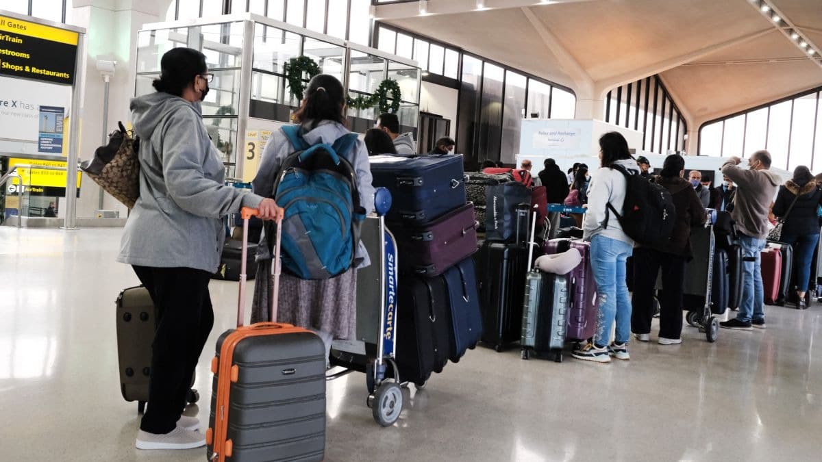 OMS considera inútil prohibir viajes por variante ómicron