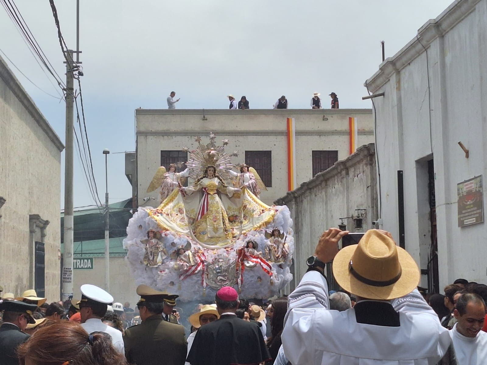 Militares celebran el Día de las Fuerzas Armadas