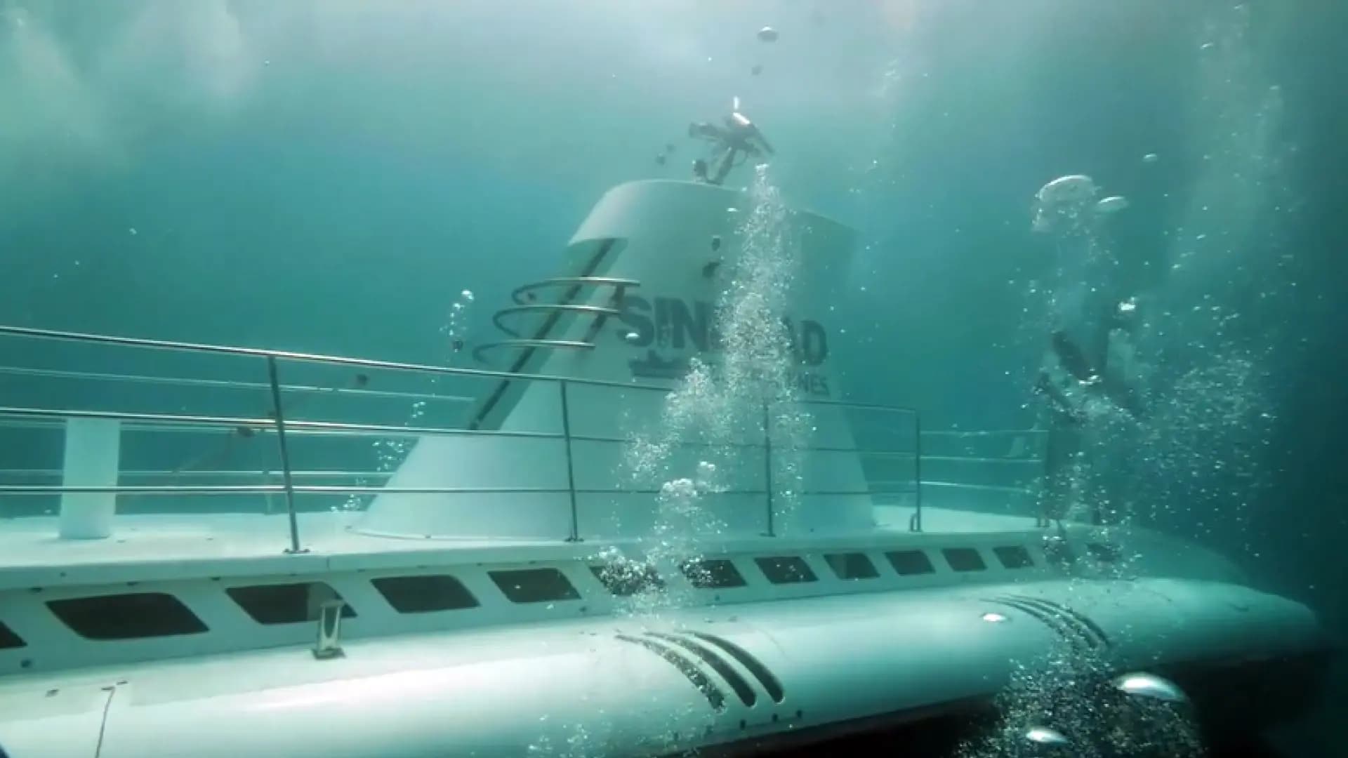 Submarino turístico se hunde en Egipto y reportan seis fallecidos