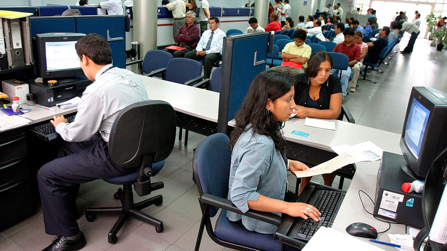 Empleo en Perú creció 1.5 % en 2025 según informe del INEI