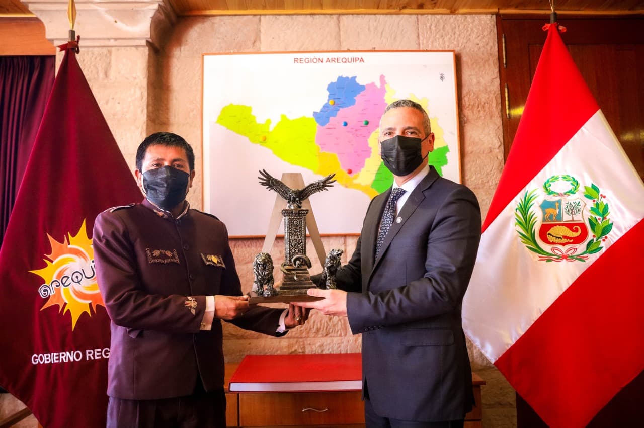 Arequipa y República Dominicana estrechan lazos