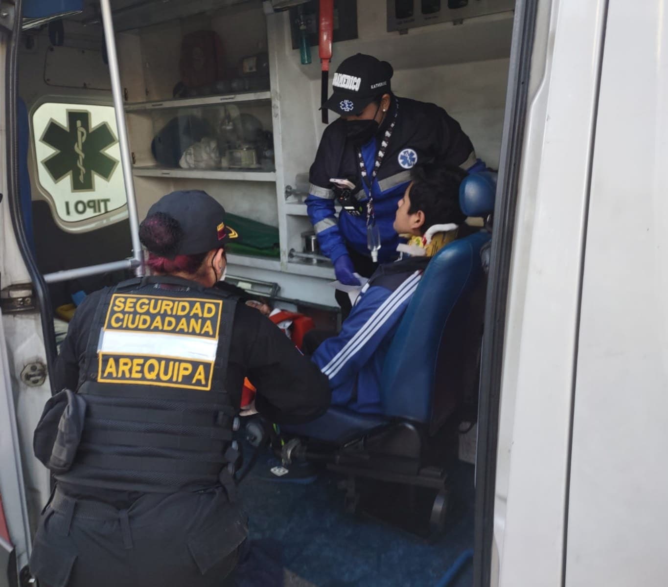 Choque entre dos vehículos deja un menor herido