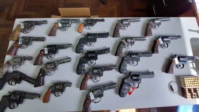 Incautan 21 armas de fuego a empresa de seguridad privada
