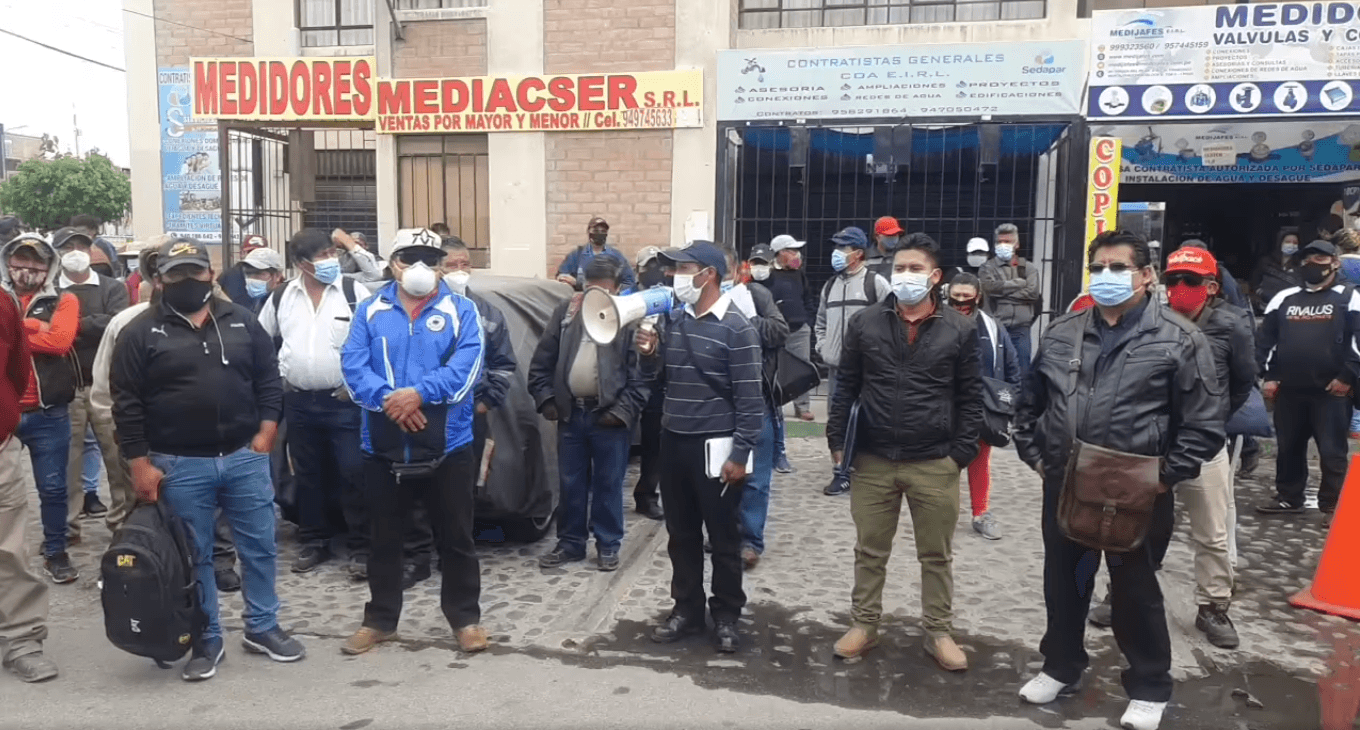 Sindicato denuncia despidos e incumplimiento de pagos