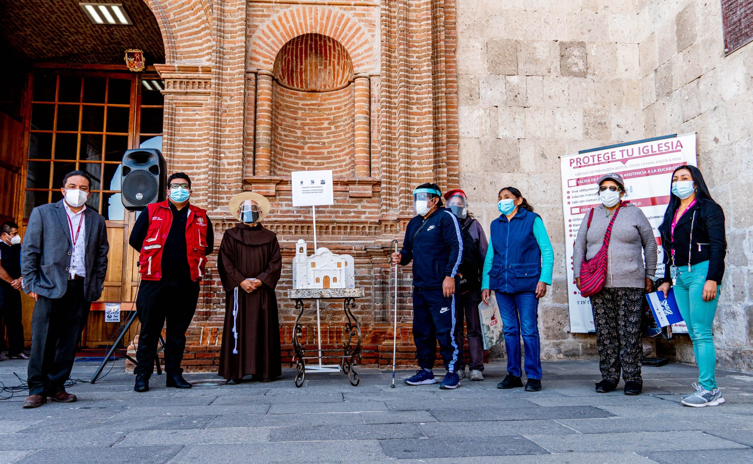 Arequipa: colocan octava maqueta tiflológica en templo San Francisco