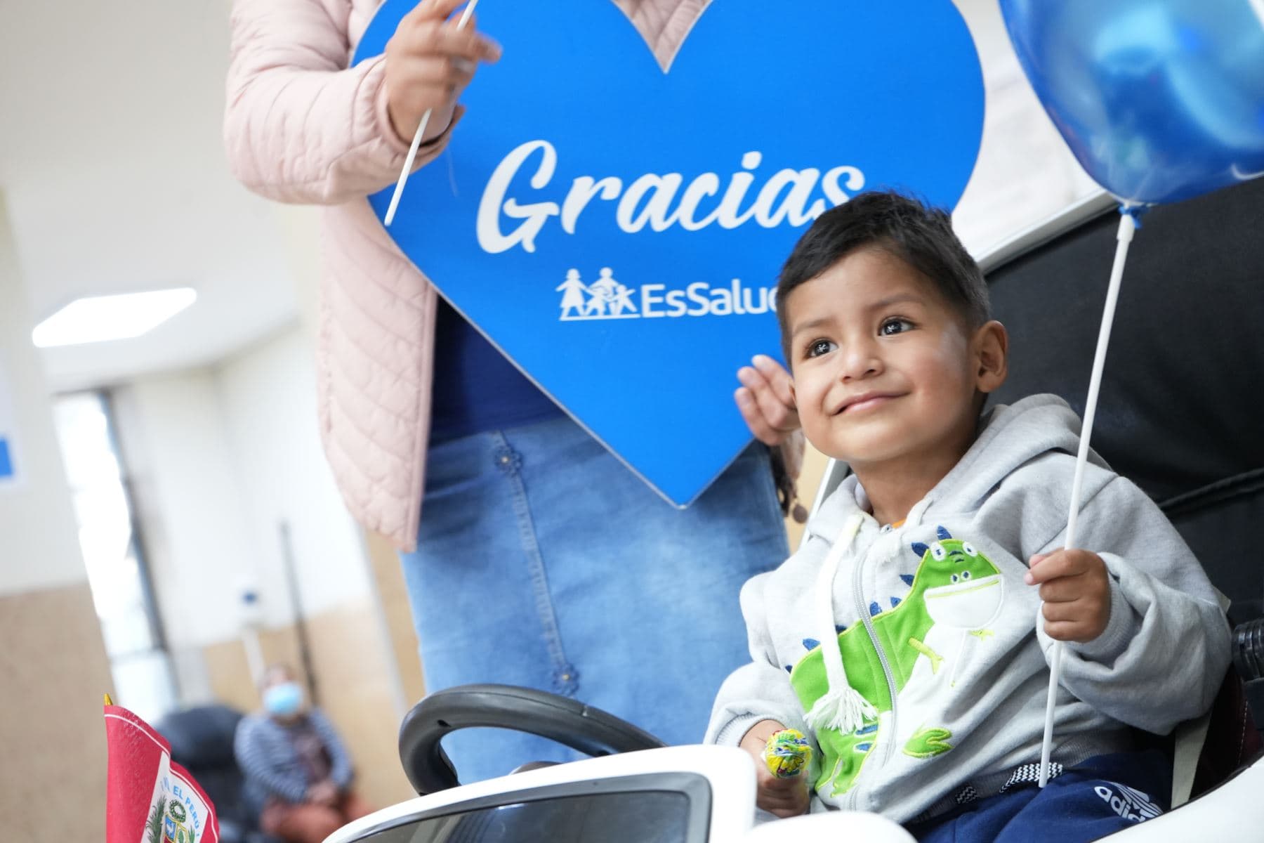 Niño de 2 años recupera pulmón derecho en exitosa cirugía