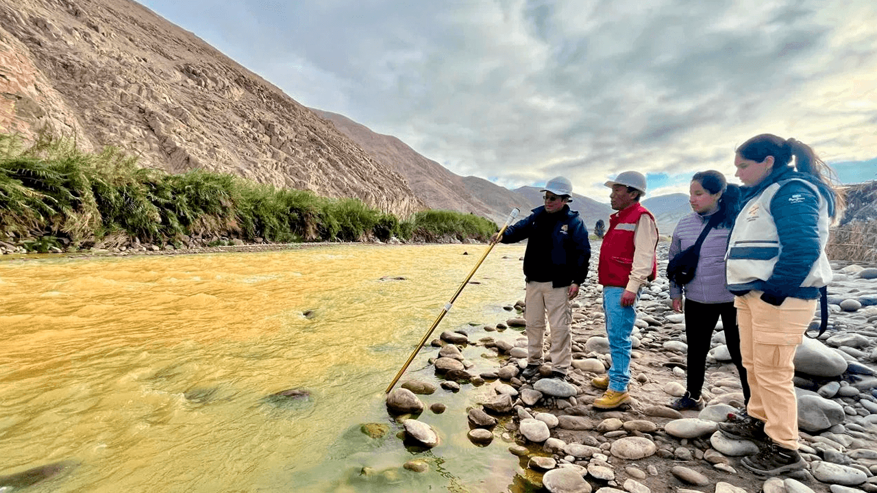 Traslado de agua potable a Islay costaría mil millones de soles