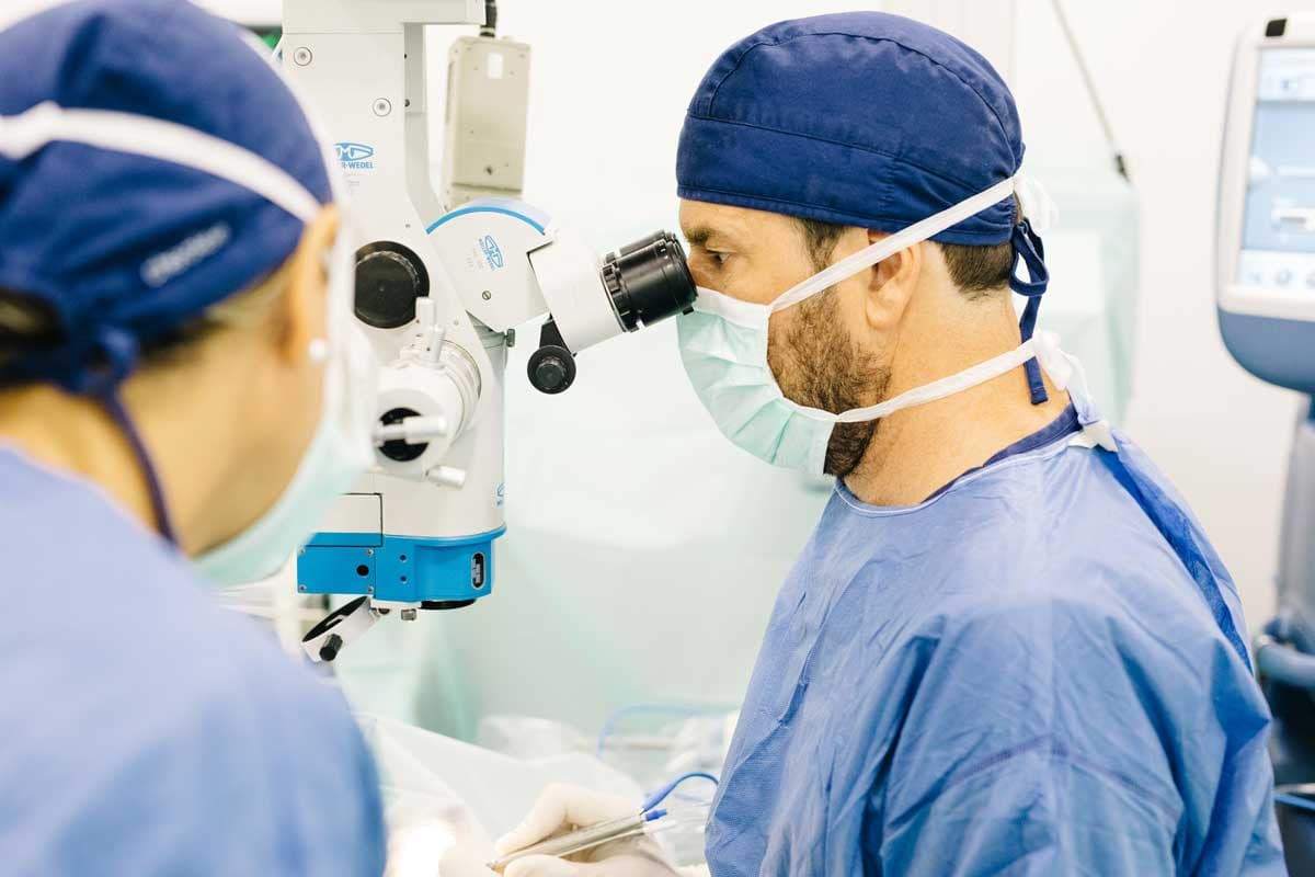 Clínica adquiere modernos equipos de oftalmología